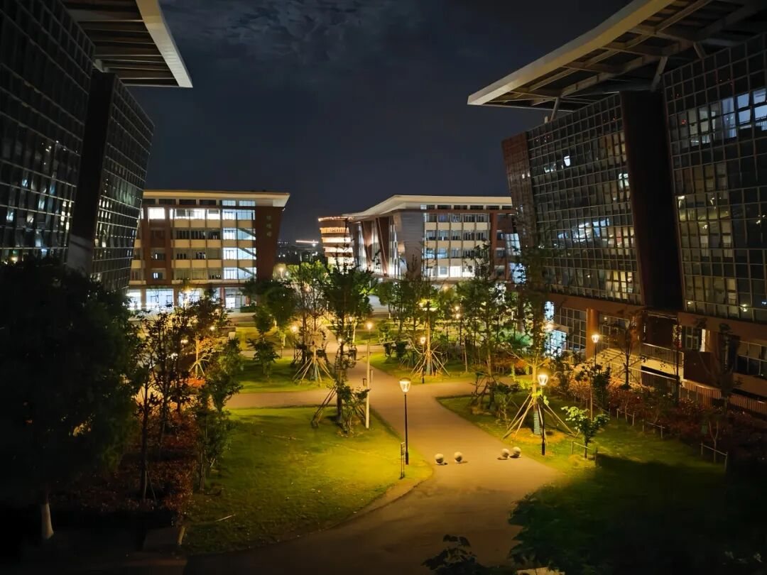 南京工业大学浦江学院校园风景