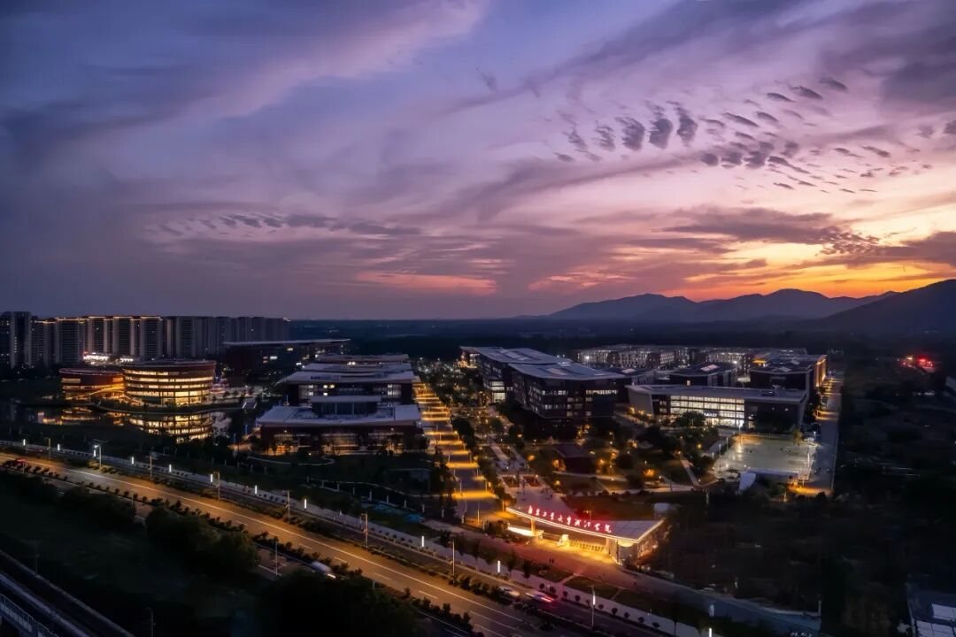 南京工业大学浦江学院校园风景