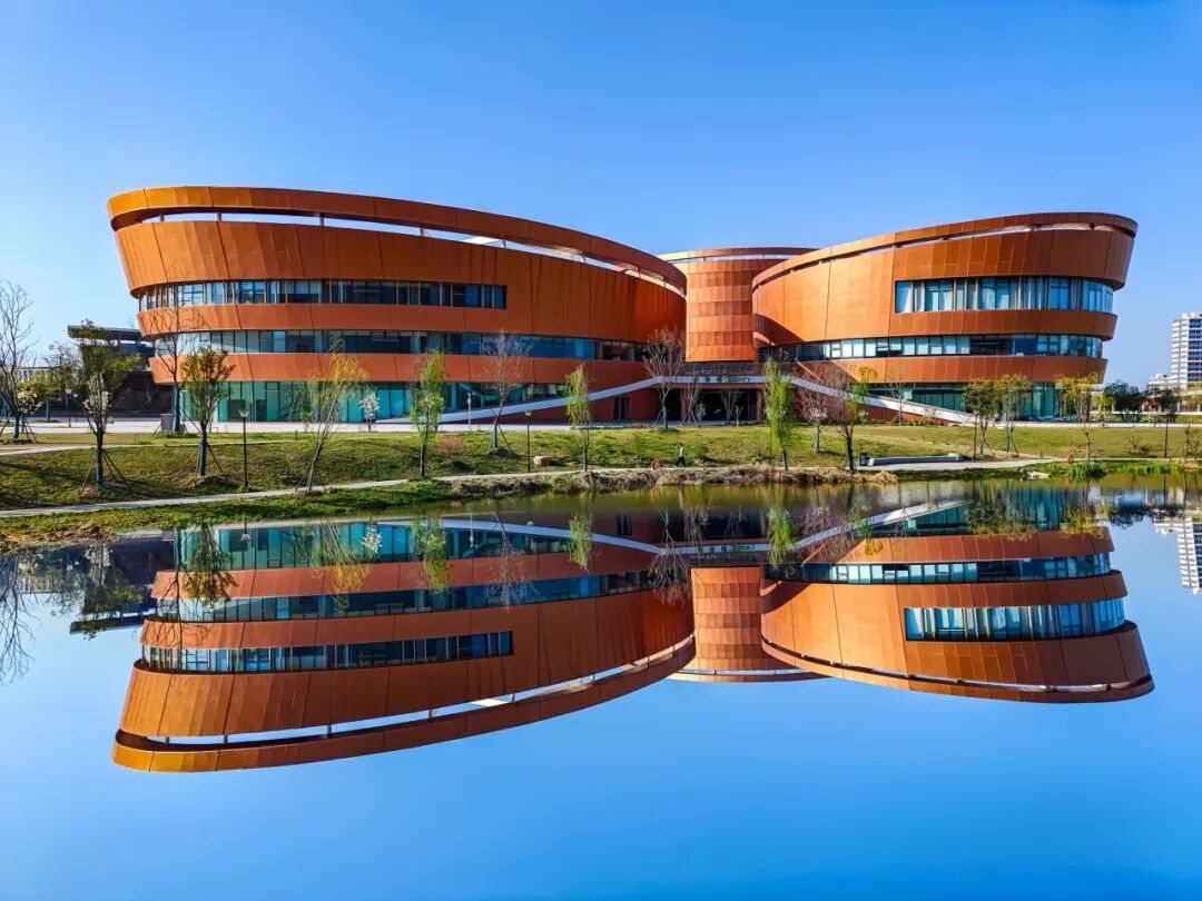南京工业大学浦江学院校园风景