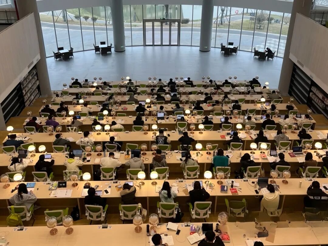 南京工业大学浦江学院校园风景