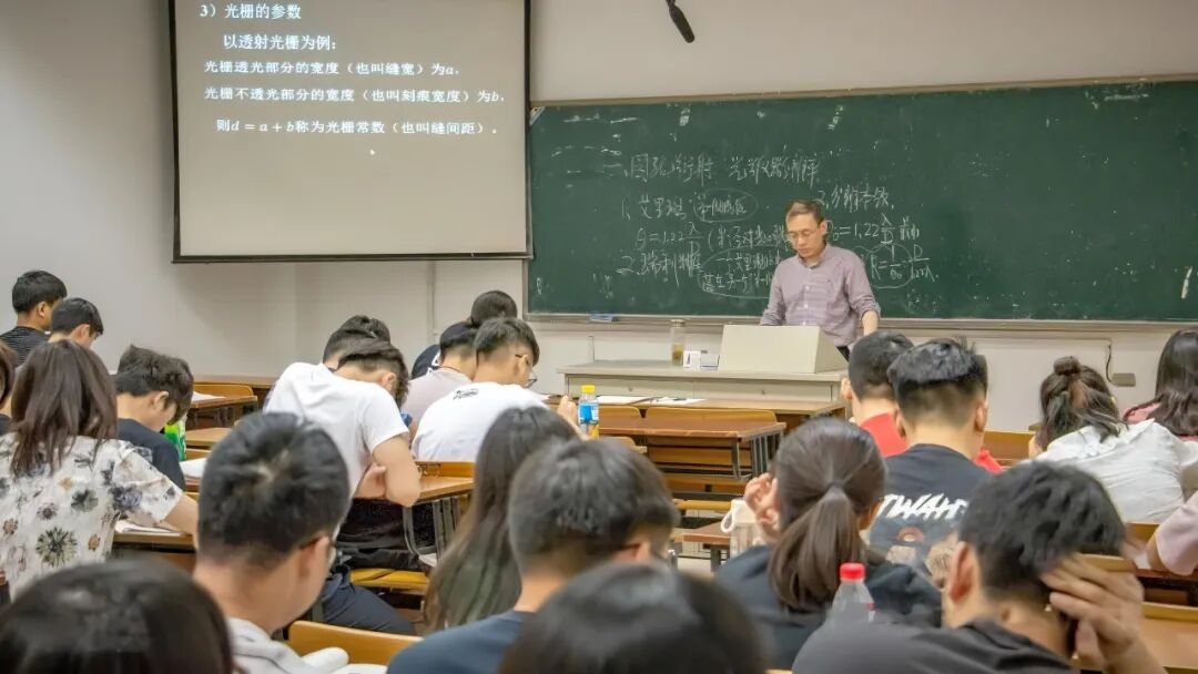 三江学院校园风景